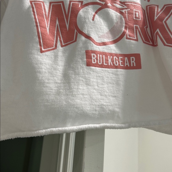 White and Pink Women's workout Crop Top sweater SMALL - Picture 3 of 3